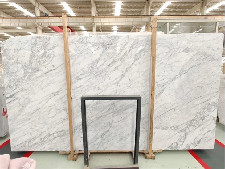 Bianco Carrara Gioia slabs